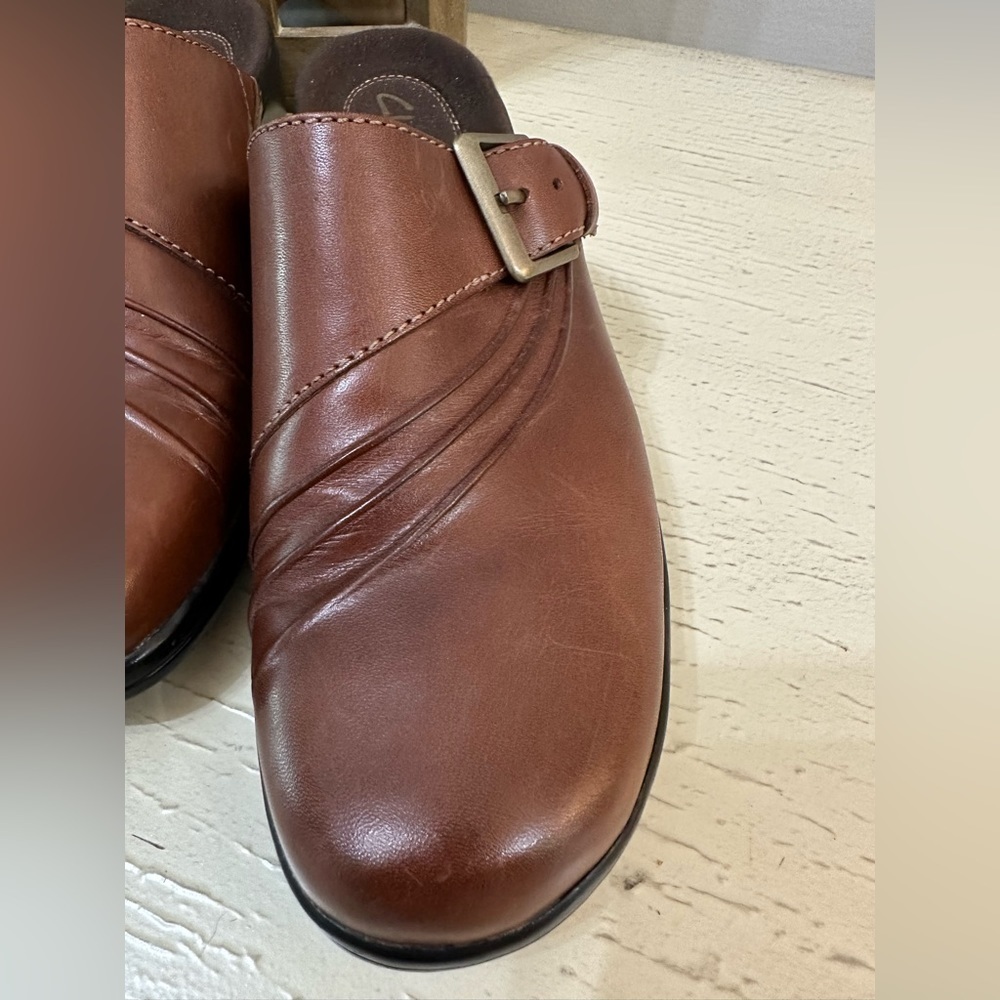 CLARKS Leather Slip on Women’s Brown Shoe size 8M - Picture 5 of 11